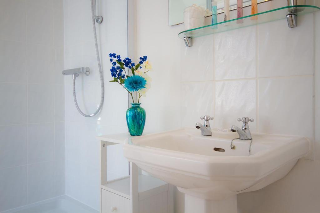 The Guesthouse East Eastbourne Room photo